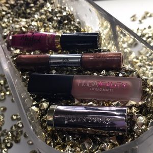 4pc Travel Size Lipstick Bundle!